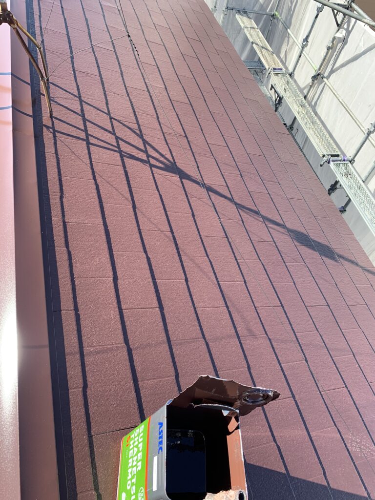 屋根　中塗り完了