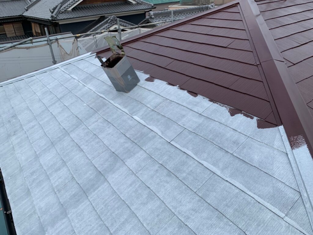 屋根　中塗り途中